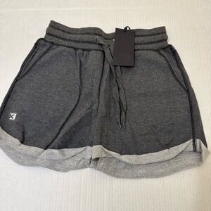 NWT Women’s Performance Shorts Gray Size Medium Sports Shorts with Pockets